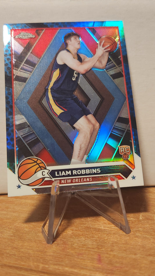 174 LIAM ROBBINS - BLUE BASKETBALL REFRACTOR