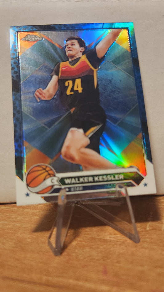 185 WALKER KESSLER - BLUE BASKETBALL REFRACTOR