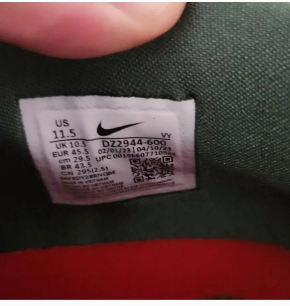 Nike Zoom Freak 5 green red Label Tag with Size Information and QR Code